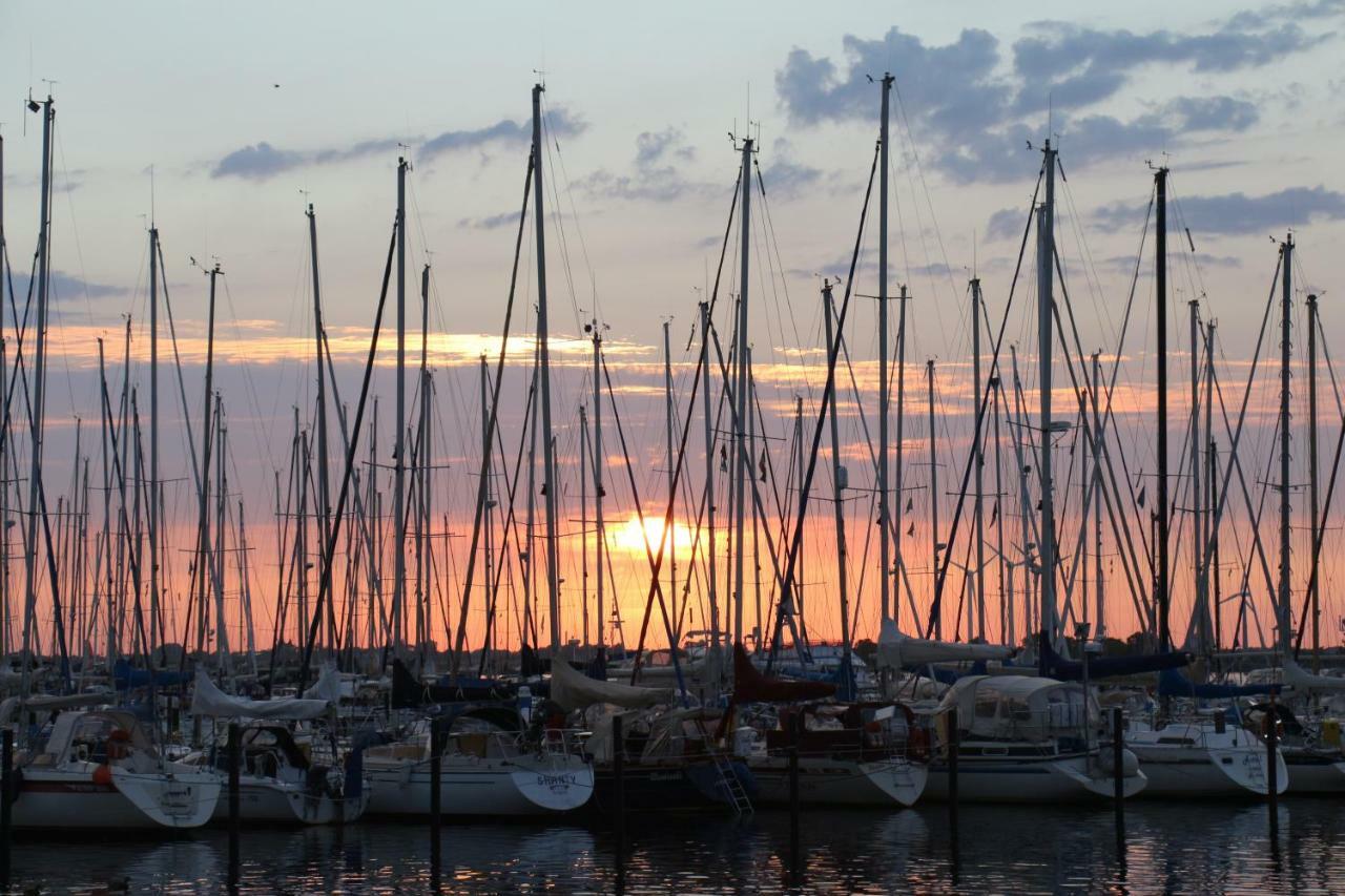 2Zi-Ferienwohnung Am Suedstrand Mit Eigenem Parkplatz Perfekt Fuer Familie Burgtiefe auf Fehmarn Εξωτερικό φωτογραφία